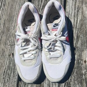 Nike Venture Runner Sneakers